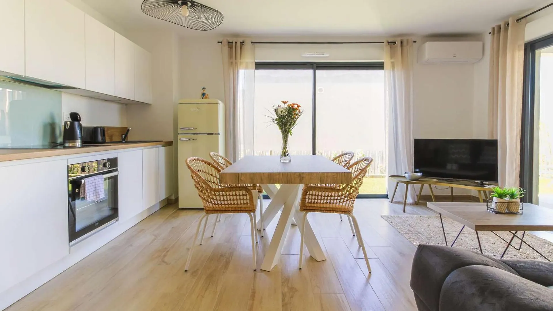 Select'Sohome - Appartement Pour 4 Personnes Dans Une Residence D'Exception Avec Piscine Et Parking Prive A Bormes-Les-Mimosas ! - Capnat-C02